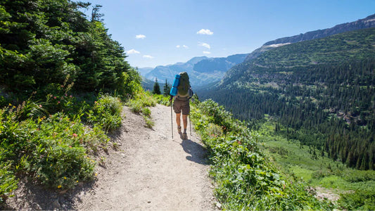Wie man sich beim Wandern richtig vor der Sonne schützt: Ihr vollständiger Leitfaden